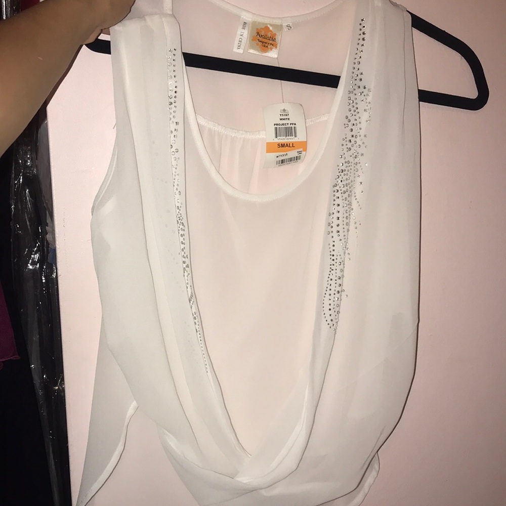 Sparkle v neck white top